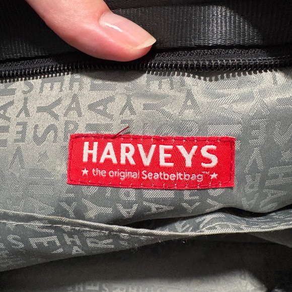 Harvey’s Seatbelt Bag - Picture 4 of 6
